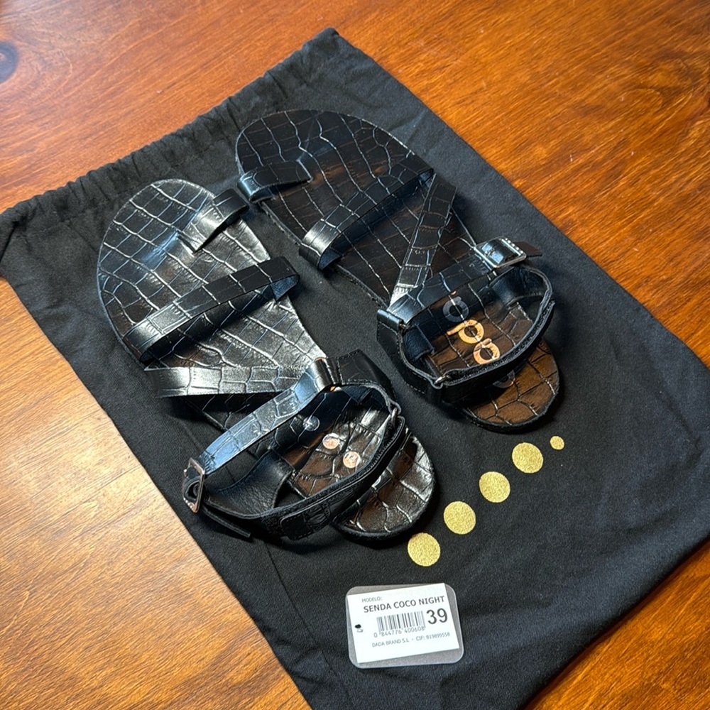 Dada brand united barefoot Senda sandals from Spain. Size 39 Brand new! - Picture 2 of 16